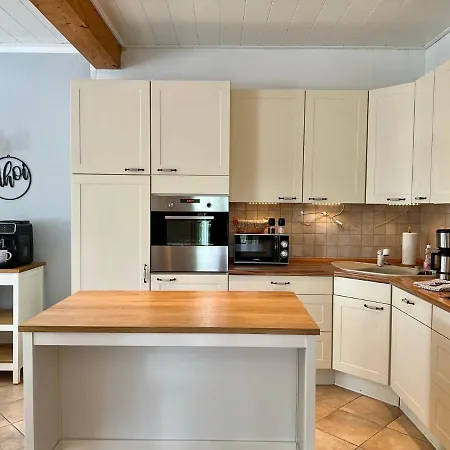 Fehmarn-ahoi-ferienwohnung-6-5-pers-mit-wlan Appartement *